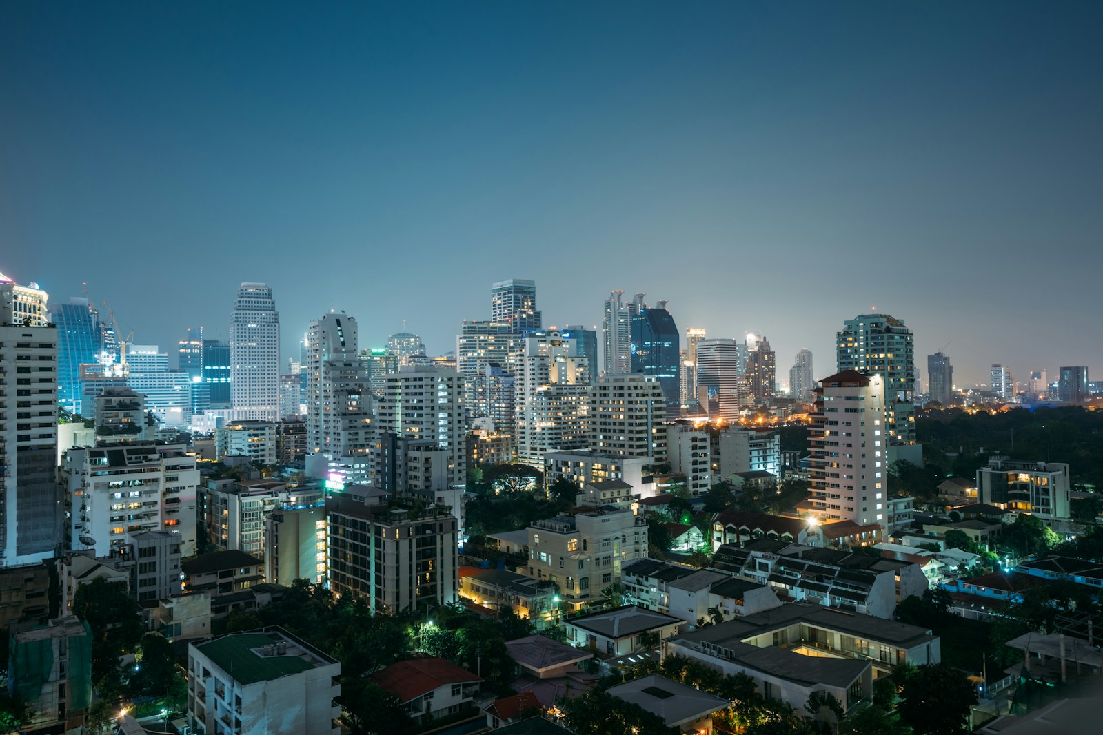 Aerial view of Bangkok, Thailand, illustrating the Destination Thailand Visa guide for digital nomads