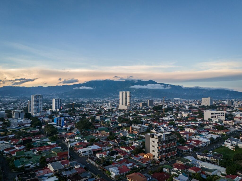 Costa Rica Digital Nomad Program: Income, Insurance, Documents and Renewal