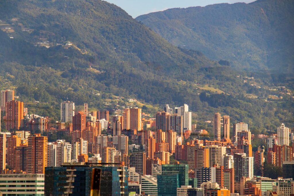 Medellín for a Longer Stay: Social Life, Dating Safety, and Local Respect