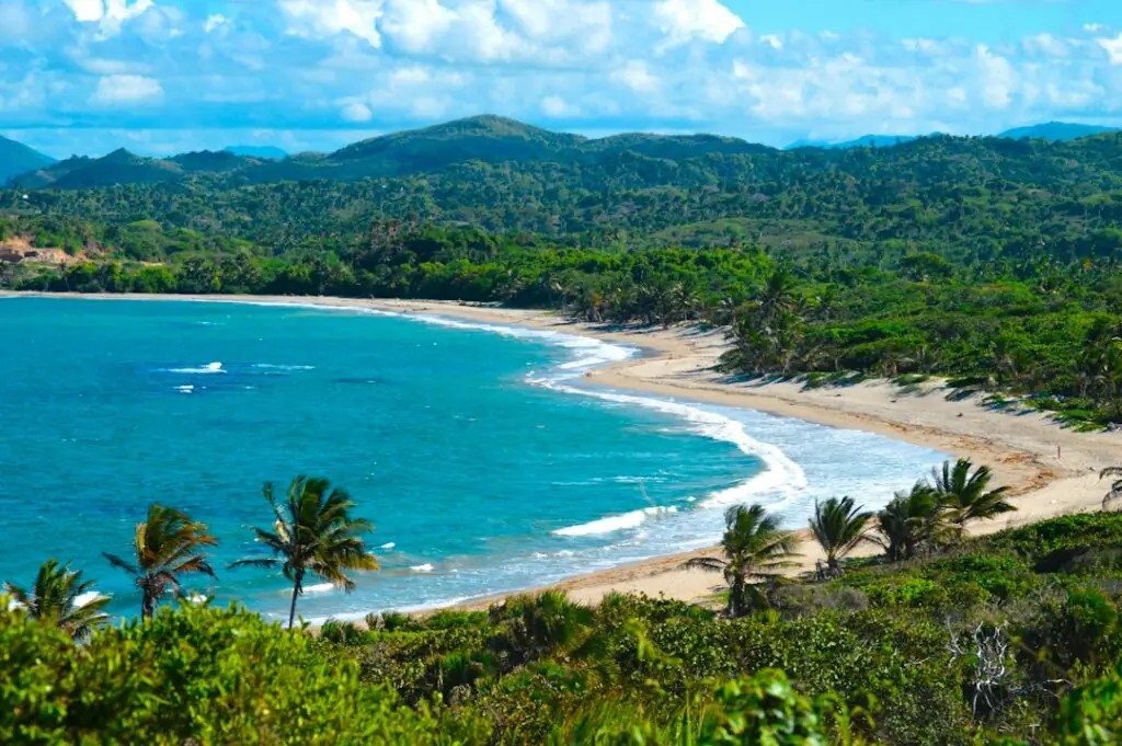 Santo Domingo vs Puerto Plata for a Month Abroad: City or Coast?