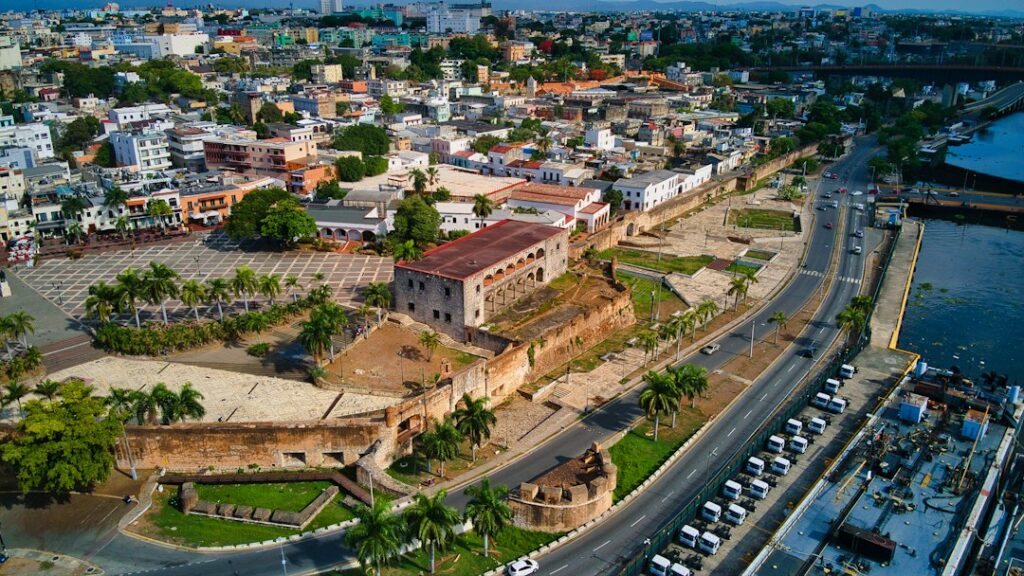 Santo Domingo for Remote Workers: Neighborhoods and a First-Month Plan